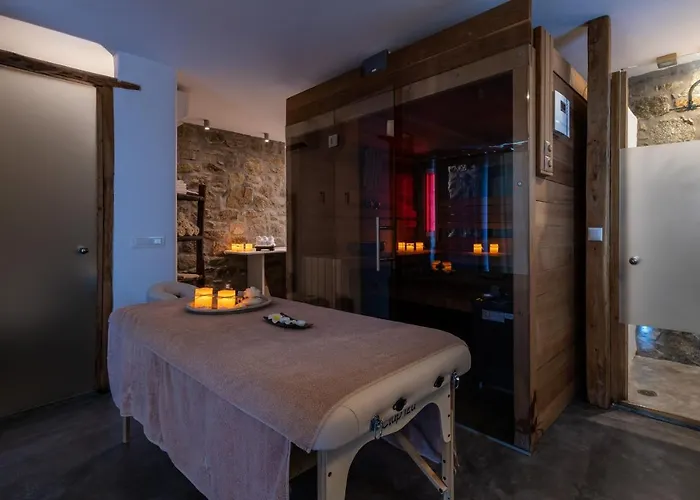 Spectacular 5 Bedrooms Vibhu Private Jacuzzis * Калафатис